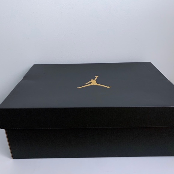 RARE AIR JORDAN 1 MID, LOVE BLACK VARSITY - Picture 9 of 10